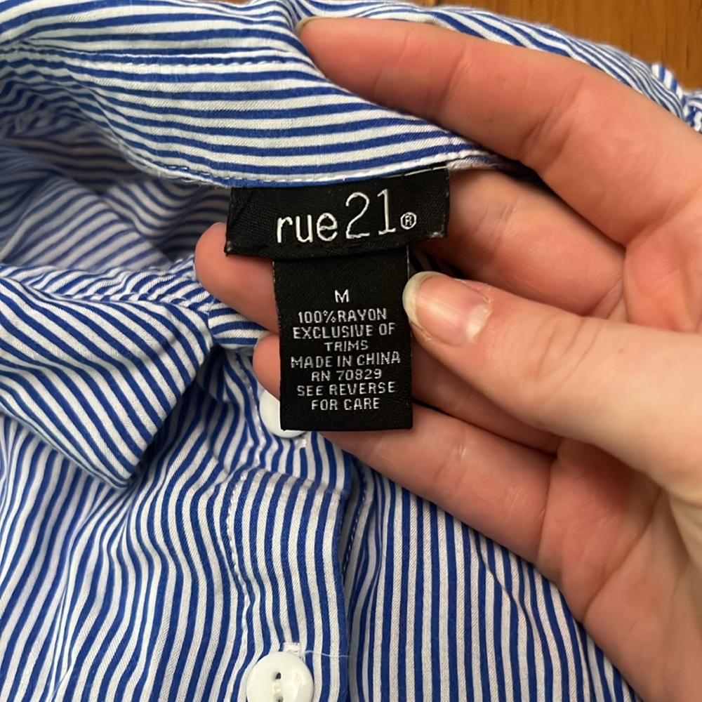 rue 21 button down - Picture 4 of 4